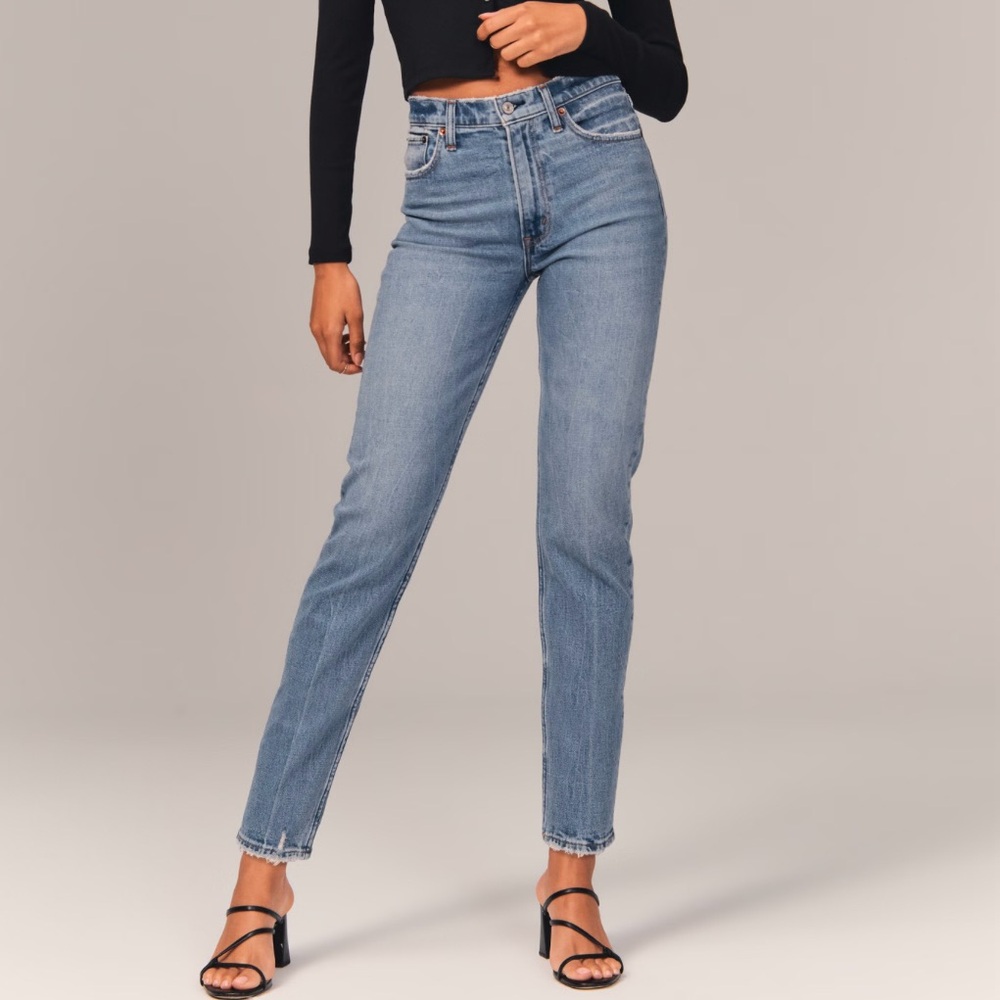 Abercrombie & Fitch High Rise Mom Jean in Medium Wash